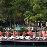 Marti Hemithea Hotell 4*